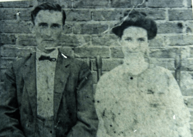 Elias and Estelle Weeks, circa 1900-1910